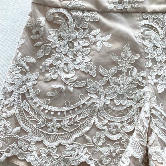 NWT!!! Alice and Olivia shorts size 0 - Picture 8 of 8